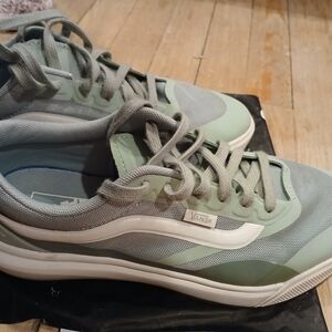 Vans Women's UltraRange Sneakers in Green and Gray, Earthy, Size 10.5